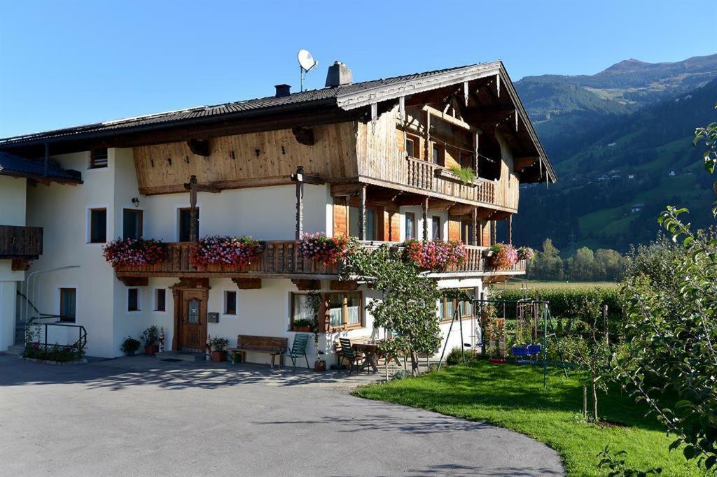 Ferienwohnungen Taxacher Fuegen Exterior photo